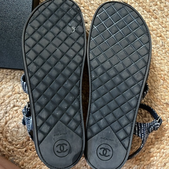 Chanel Tweed / Pearl Dad Sandals - Picture 7 of 11